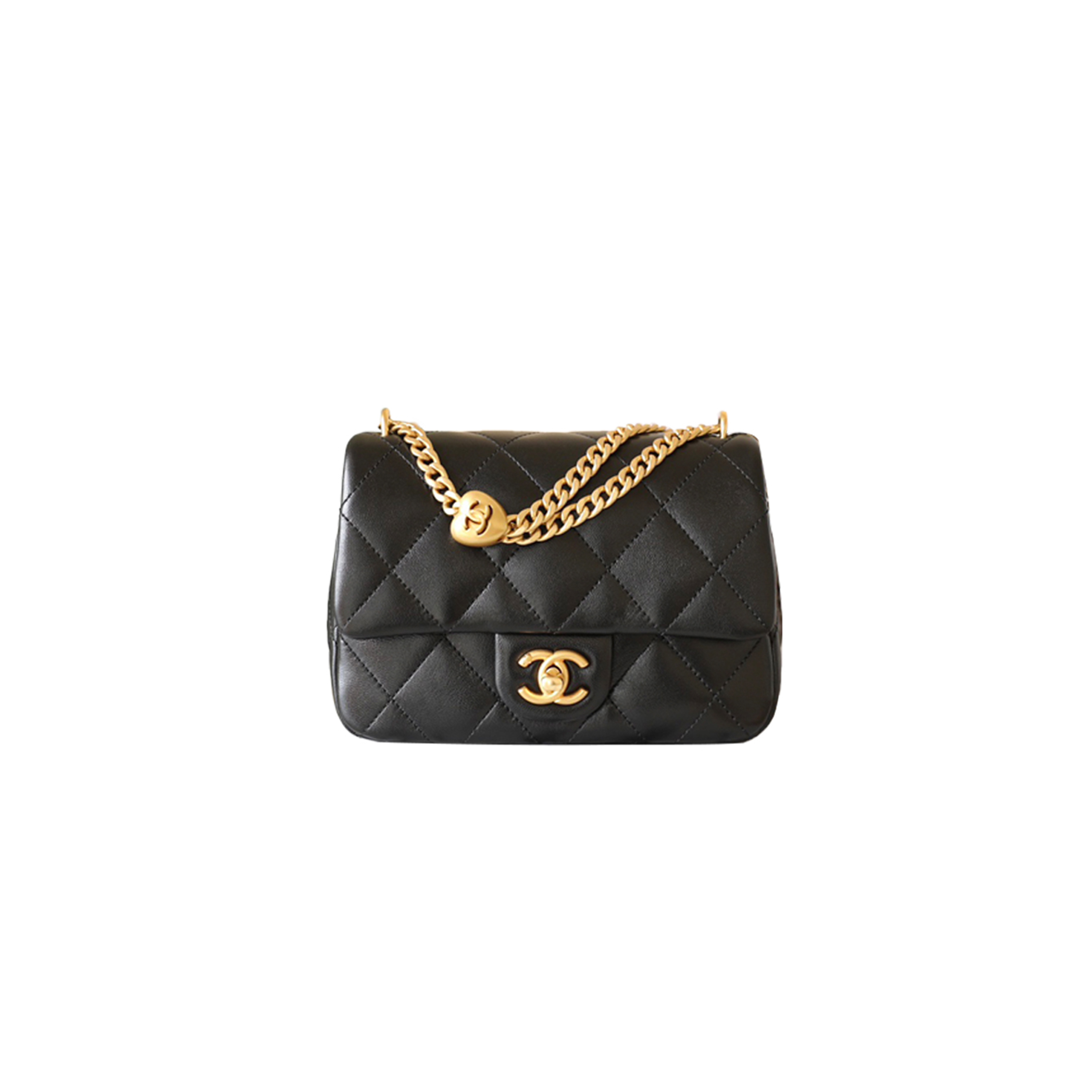 CHANEL HEART BUCKLE FLAP BAG (20*14*8cm) 